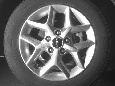 Used 2025 Kia Soul LX w/ LX Technology Package image 13