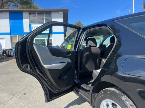 Certified 2024 Chevrolet Equinox LS image 32