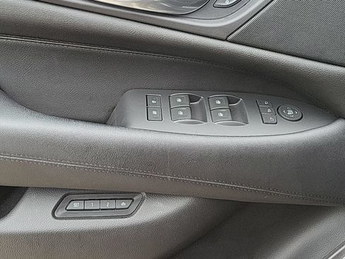 Used 2017 Cadillac Escalade Luxury RWD image 24