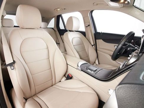 Used 2022 Mercedes-Benz GLC 300 4MATIC image 17