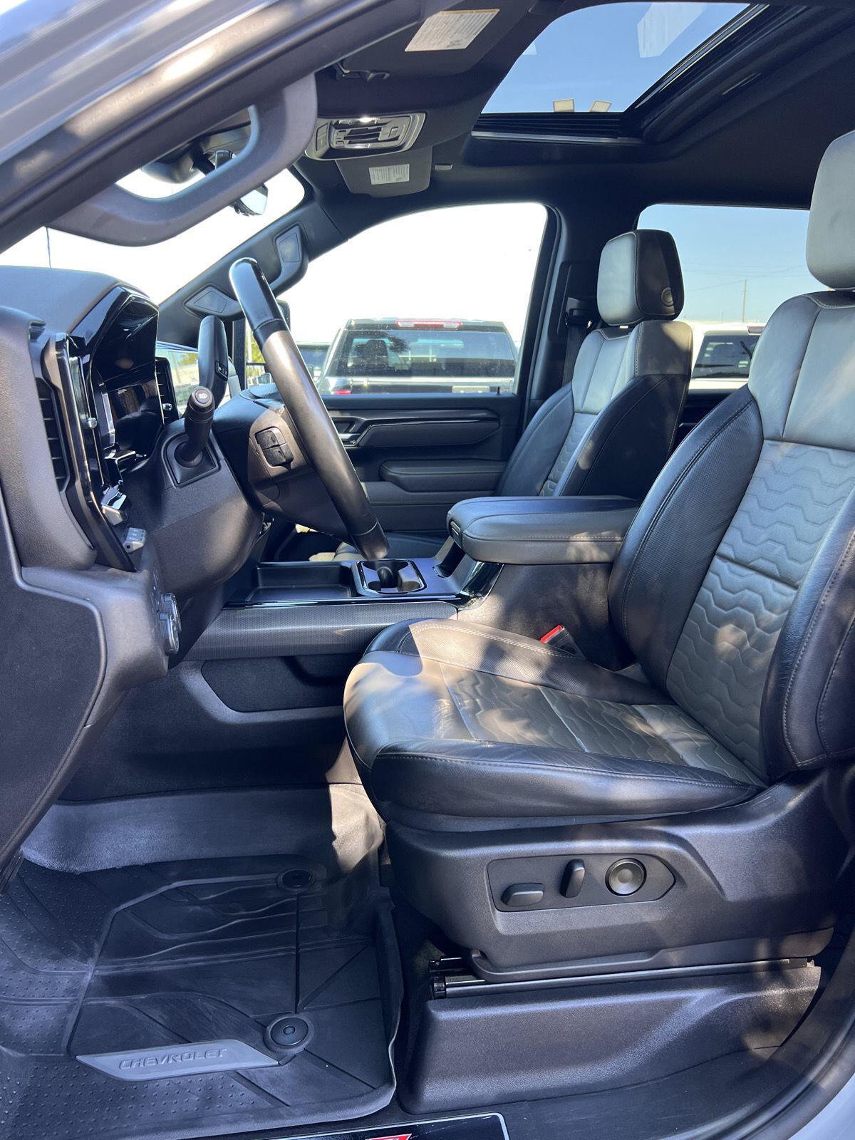 Used 2024 Chevrolet Silverado 2500 ZR2 w/ Technology Package AWD/4WD image 19