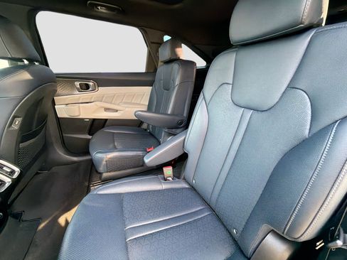 Used 2022 Kia Sorento SX Prestige w/ Panoramic Sunroof Package image 21