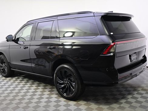 New 2025 Lincoln Navigator Reserve w/ Jet Appearance Package image 3