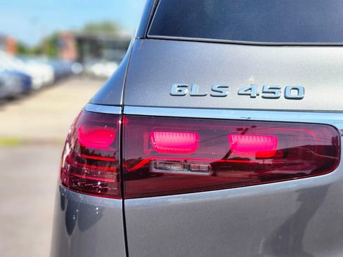 New 2026 Mercedes-Benz GLS 450 4MATIC image 9