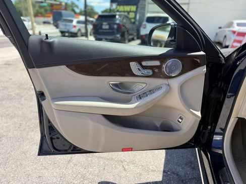 Used 2015 Mercedes-Benz C 300 4MATIC Sedan image 11