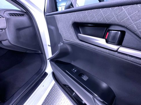Used 2025 Toyota Camry XLE FWD image 35