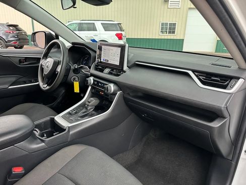 Used 2023 Toyota RAV4 LE AWD/4WD image 30