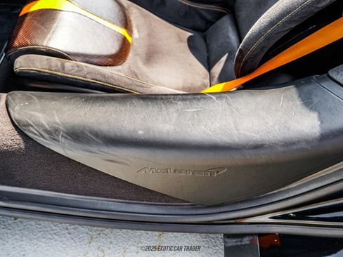 Used 2019 McLaren 570S Spider image 36