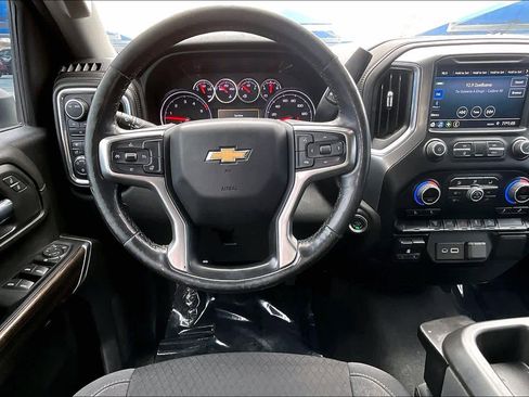 Used 2022 Chevrolet Silverado 2500 LT w/ Convenience Package image 6