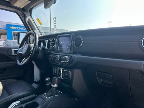 Used 2022 Jeep Gladiator Overland AWD/4WD image 34