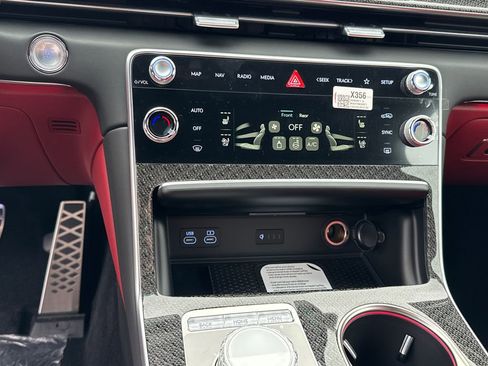 New 2026 Genesis GV80 3.5T e-SC AWD/4WD image 32