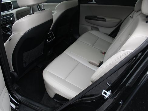 Used 2020 Kia Sportage S w/ S Sunroof Package image 7