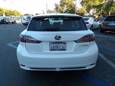 Used 2012 Lexus CT 200h Premium image 10