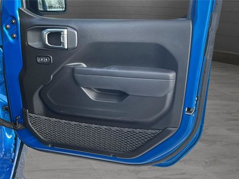 Used 2024 Jeep Wrangler Sport S image 21