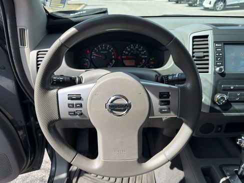 Used 2019 Nissan Frontier SV image 25