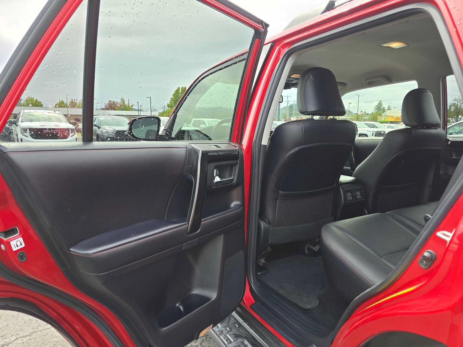 Used 2022 Toyota 4Runner TRD Off-Road Premium AWD/4WD image 19