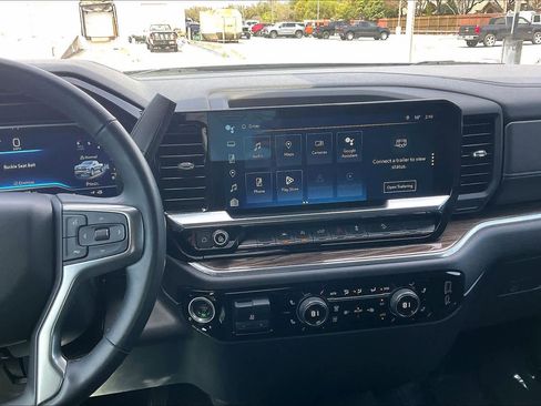Used 2023 Chevrolet Silverado 1500 LT image 7
