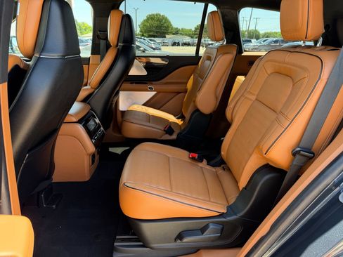 Used 2022 Lincoln Aviator Black Label w/ Class IV Trailer Tow Package AWD/4WD image 23