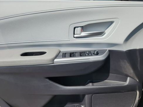 New 2026 Toyota Sienna XLE image 21