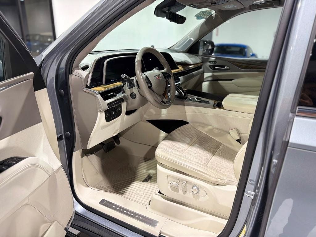 Used 2021 Cadillac Escalade Premium Luxury Platinum AWD/4WD image 15
