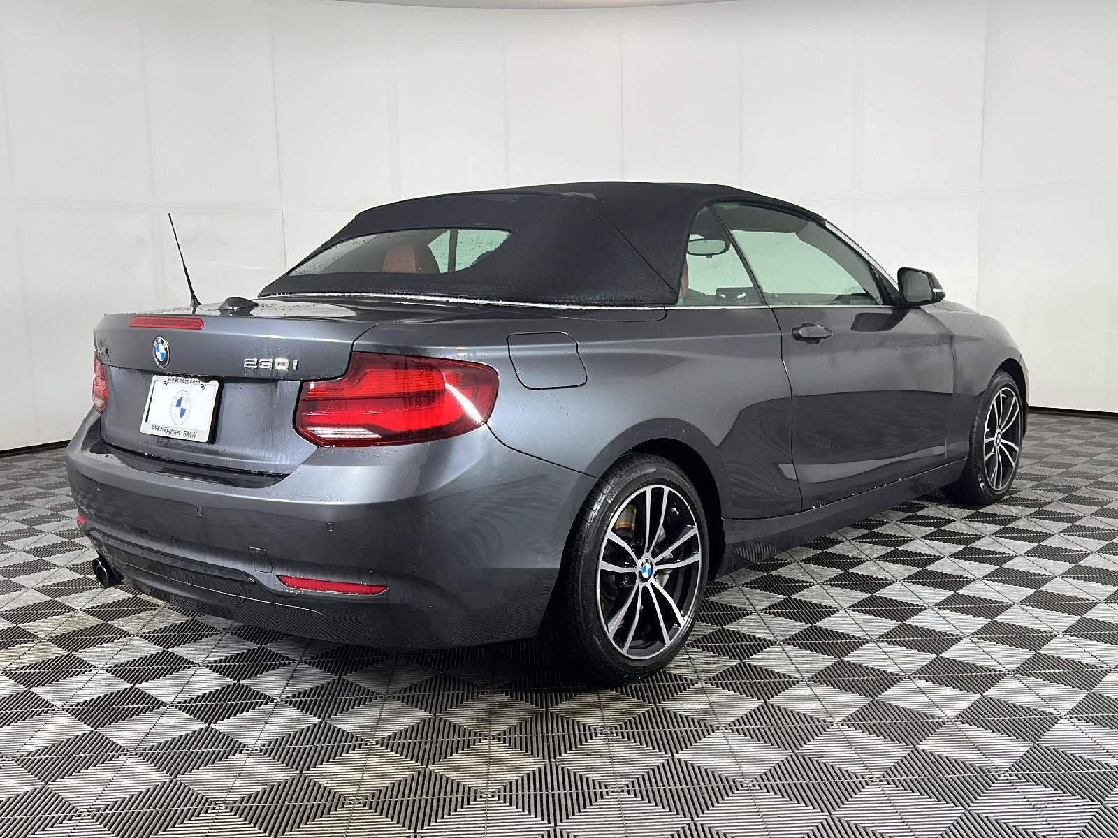 Used 2021 BMW 230i xDrive Convertible AWD/4WD image 5