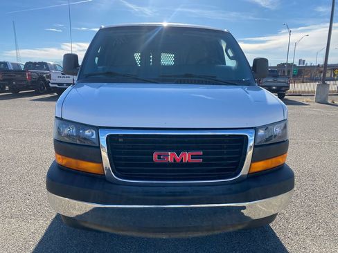 Used 2017 GMC Savana 2500 image 9