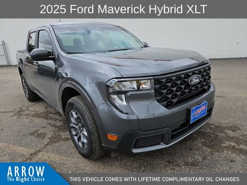 Used 2025 Ford Maverick XLT FWD image 2