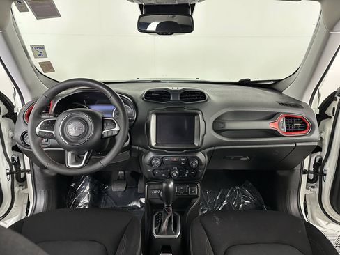 Used 2023 Jeep Renegade Trailhawk image 4