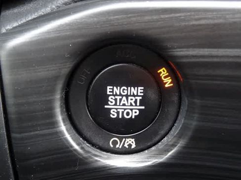 Used 2021 Jeep Grand Cherokee Laredo X AWD/4WD image 23