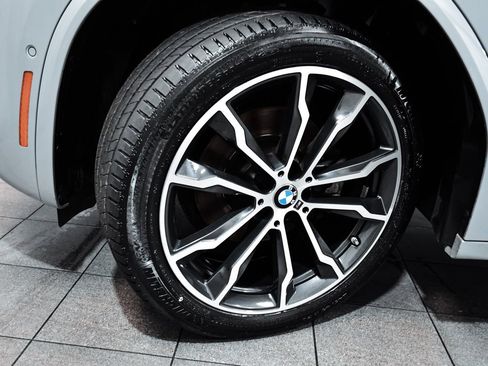 Used 2023 BMW X4 xDrive30i w/ M Sport Package AWD/4WD image 7
