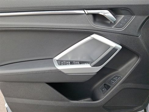 Used 2022 Audi Q3 2.0T Premium Plus w/ Premium Plus Package image 9
