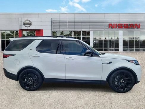 Used 2025 Land Rover Discovery S AWD/4WD image 3