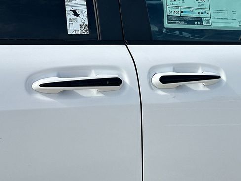 New 2026 Toyota Sienna XLE Woodland Edition image 9