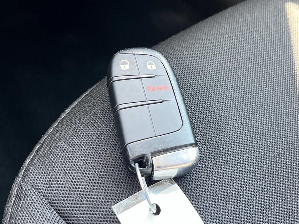Used 2023 Jeep Renegade Latitude AWD/4WD image 34