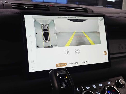 Used 2024 Land Rover Defender 130 X-Dynamic SE image 15