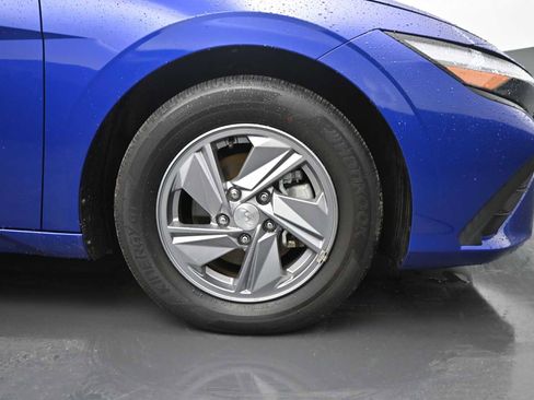 Used 2024 Hyundai Elantra SE FWD image 10