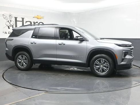New 2026 Chevrolet Traverse LT w/ Driver Confidence Package FWD image 1