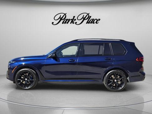 Used 2023 BMW X7 M60i w/ Executive Package image 2