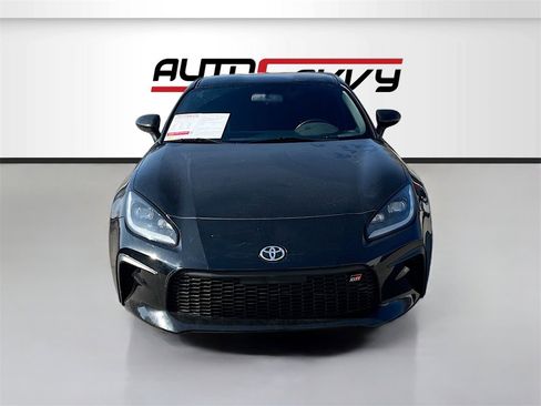 Used 2023 Toyota GR86 Premium image 2