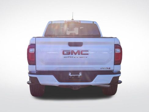 Used 2024 GMC Canyon AT4 w/ Canyon Safety Plus Package AWD/4WD image 4
