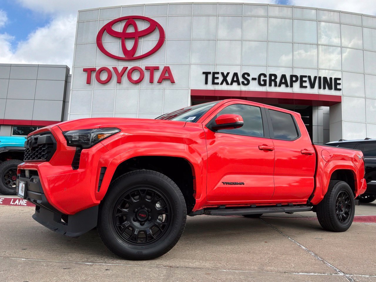Used 2024 Toyota Tacoma TRD Sport w/ TRD Sport Premium Package RWD image 2