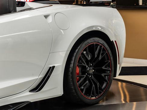 Used 2019 Chevrolet Corvette Z06 RWD image 32