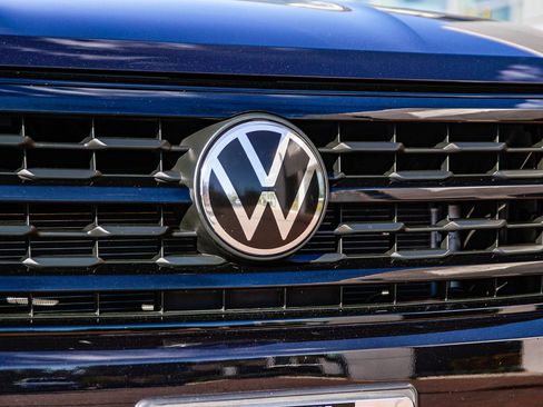 Used 2023 Volkswagen Atlas Cross Sport SEL R-Line image 11