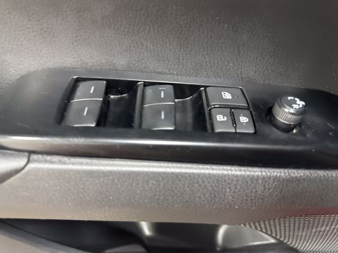 Used 2025 Toyota Camry SE FWD image 27