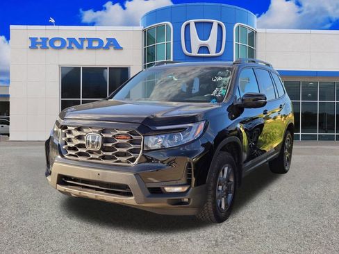 Used 2025 Honda Passport TrailSport image 11