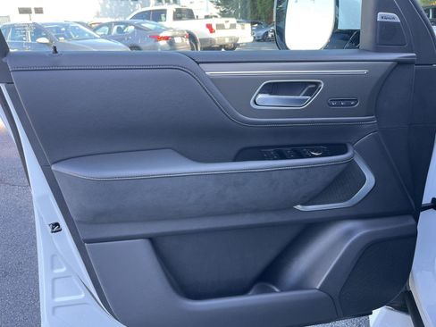 New 2026 INFINITI QX80 Luxe w/ Cargo Package image 10