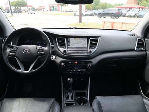 Used 2018 Hyundai Tucson SEL Plus FWD image 11