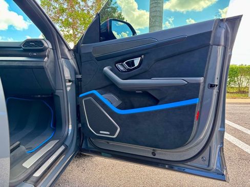 Used 2024 Lamborghini Urus Performante image 23