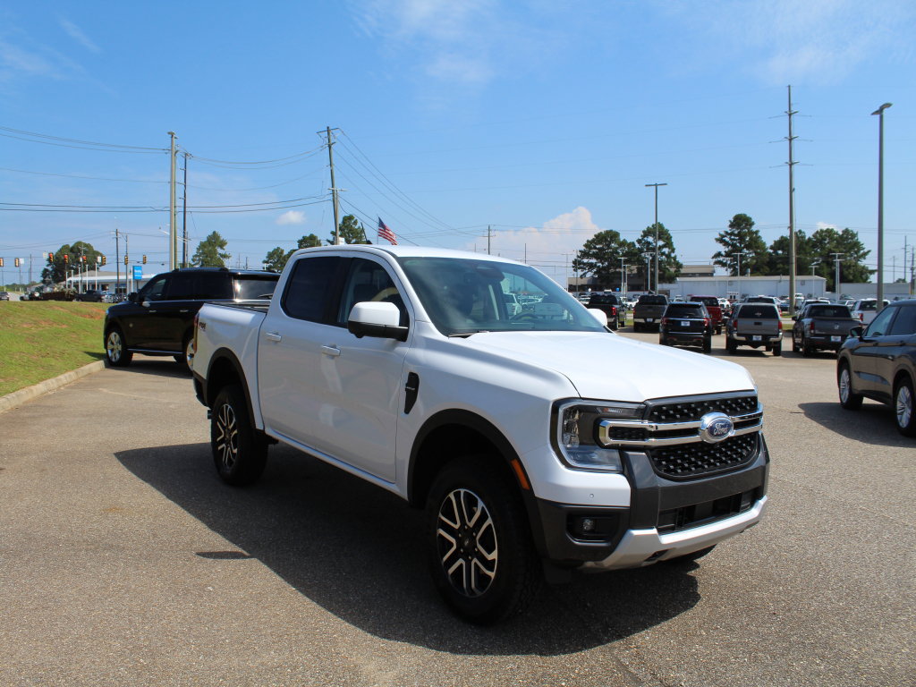 New 2026 Ford Ranger Lariat w/ FX4 Off-Road Package AWD/4WD image 3