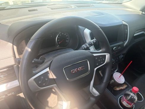 Used 2023 GMC Terrain SLE w/ Driver Convenience Package FWD image 7